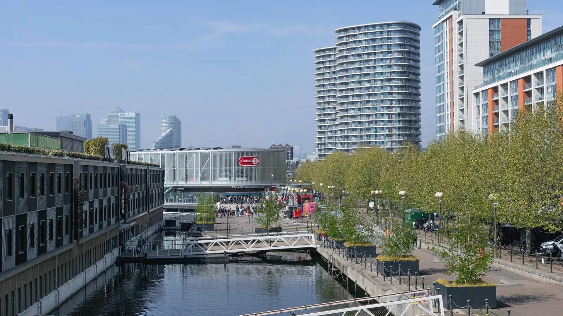 Serene Waterfront Rooms - Excel London 0*,