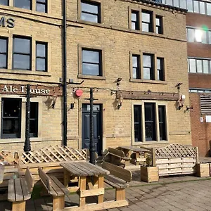 Plumbers Arms , Huddersfield United Kingdom