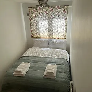 Guest house Spacious Double For Single, London