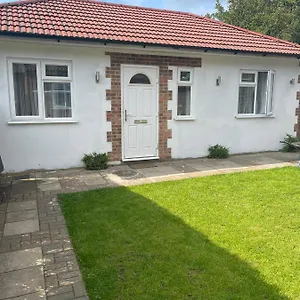 Guest house Dannifar, London