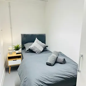 Guest house Marbel Aldgate, London