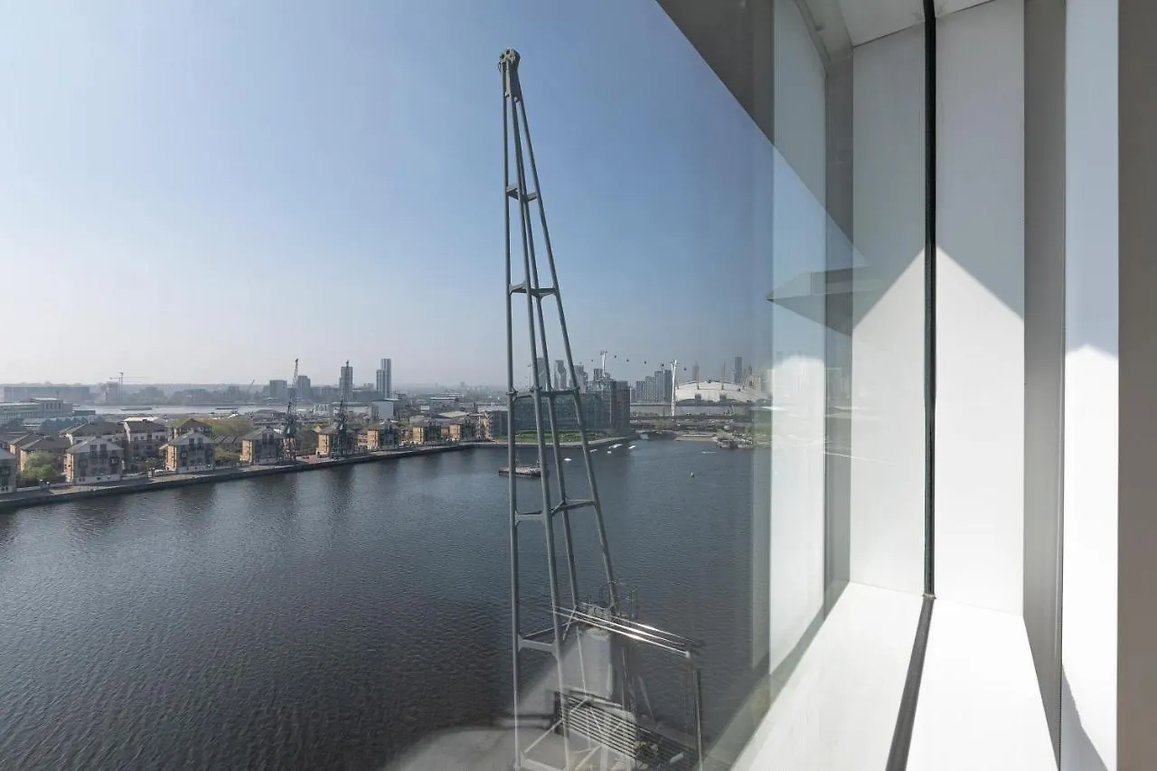 Serene Waterfront Rooms - Excel London 0*,  United Kingdom